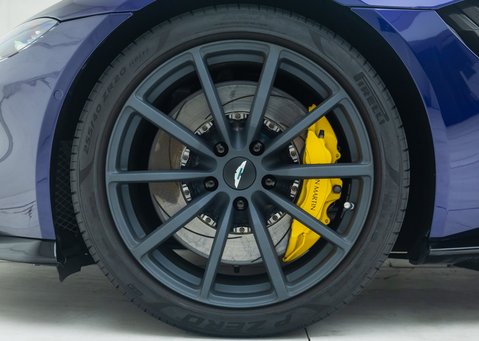 Aston Martin V8 Vantage ROADSTER 