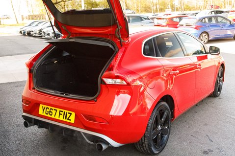 Volvo V40 T2 R-DESIGN NAV PLUS 35