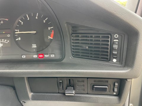 BMW 5 Series E28 518i Saloon 57