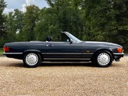 Mercedes-Benz SL Series 300 SL 4