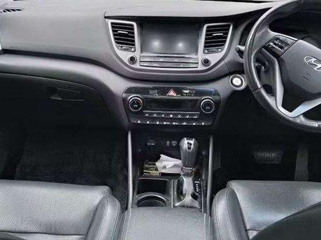 Hyundai TUCSON 1.7 CRDi Blue Drive Premium SE SUV 5dr Diesel DCT Euro 6 (s/s) (141 ps) 5