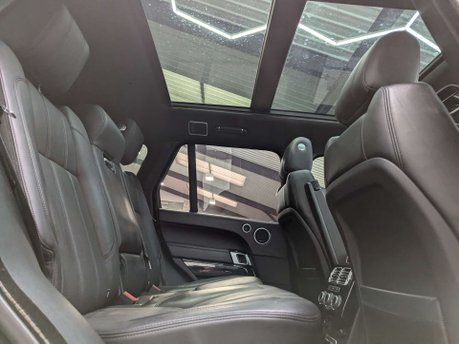 Land Rover Range Rover 3.0 Range Rover Vogue TDV6 Auto 4WD 5dr 64