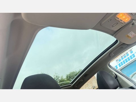 Nissan Qashqai 1.2 Qashqai N-Connecta DiG-T CVT 5dr 14