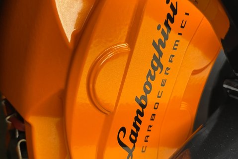 Lamborghini Urus V8 - ORANGE -AKRAPOVIC EXHAUST -PAN ROOF -B&O-MASSAGE SEATS-BLIND SPOT -ACC 84