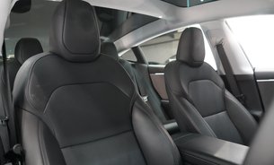 Tesla Model 3 RWD GROK AI Adaptive LEDs Heated & Cooled Seats Panoramic Roof 1 Owner VATQ 4