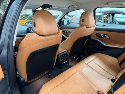 BMW 3 Series 2.0 330e 12kWh Sport Pro Saloon 4dr Petrol Plug-in Hybrid Auto Euro 6 (s/s) 33