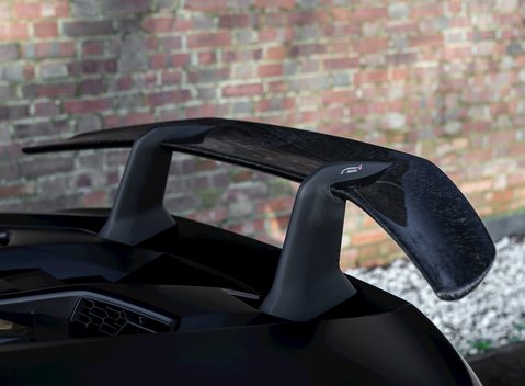 Lamborghini Huracan LP640-4 Performante 26