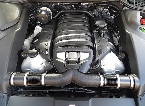 Porsche Cayenne GTS 16