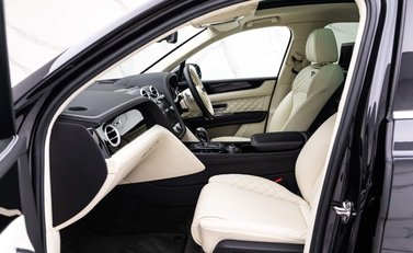 Bentley Bentayga V8 Diesel 13