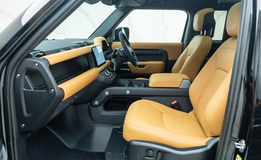 Land Rover Defender 90 V8 P525 14