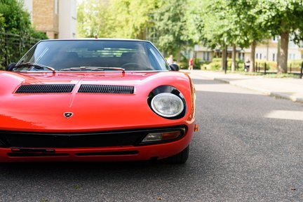 Lamborghini Miura P400 SV 10