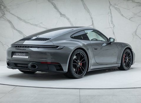 Porsche 911 Carrera GTS (992) 6