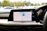 Volkswagen Golf LIFE TSI 28