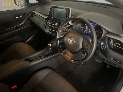 Toyota C-HR 1.8 VVT-h Icon SUV 5dr Petrol Hybrid CVT Euro 6 (s/s) (122 ps) Air Con - Al 12