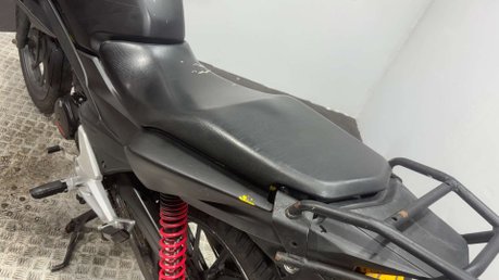 Honda CB GLR 125 2017 GOOD RUNNING PROJECT BIKE SPARES OR REPAIR 125CC 11