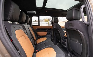 Land Rover Defender 110 X P400 16