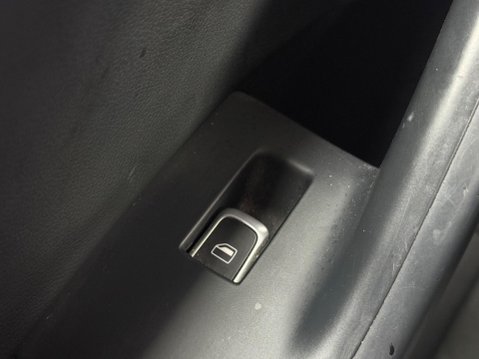 Audi Q3 2.0 TDI S line S Tronic quattro Euro 5 (s/s) 5dr 67