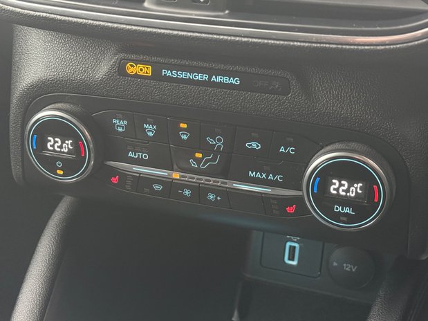 Ford Focus TITANIUM EDITION MHEV 27