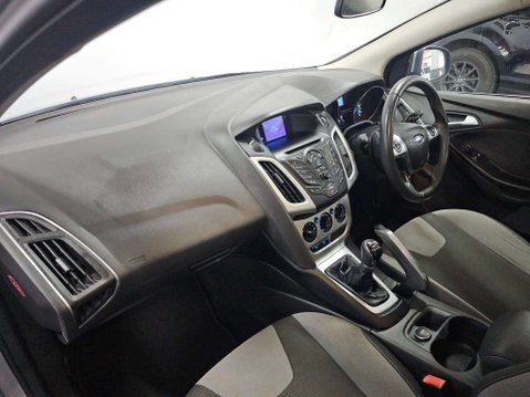 Ford Focus 1.6 Focus Zetec 105 5dr 22