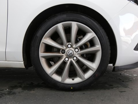 Vauxhall Zafira 2.0 CDTi Elite Nav Euro 6 (s/s) 5dr 31