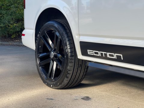 Volkswagen Transporter 2.0 TDI T32 BlueMotion Tech Highline Crew Van DSG FWD SWB Euro 6 (s/s) 5dr 26