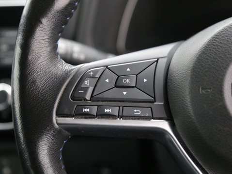 Nissan LEAF 40kWh Tekna Auto 5dr 11