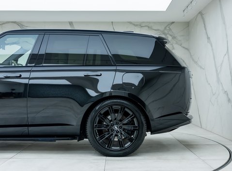 Land Rover Range Rover P510e First Edition 38