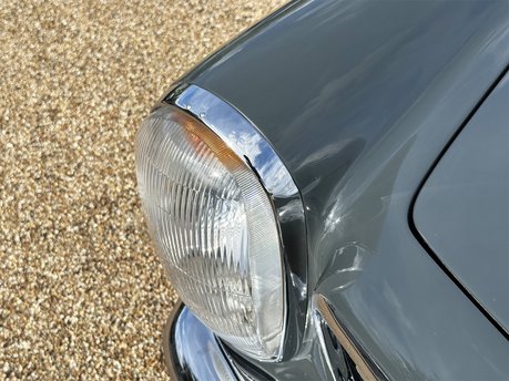 Mercedes-Benz SL Series 230 SL 35