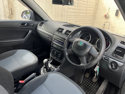 Skoda Yeti 2.0 TDI S SUV 5dr Diesel Manual 4WD Euro 5 (110 ps) 10