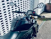 Suzuki GSX GSXS 1000 22