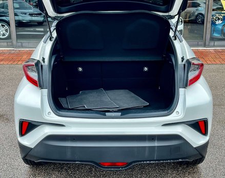 Toyota C-HR 1.8 C-HR-Dynamic HEV CVT 5dr 69