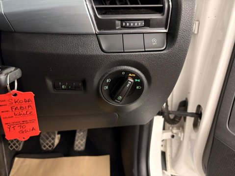 Skoda Fabia 1.0 Colour Edition Euro 6 (s/s) 5dr 23