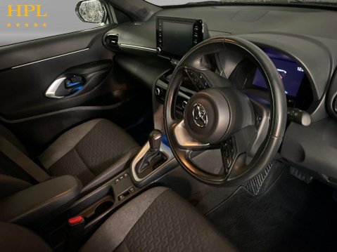 Toyota Yaris Cross 1.5 VVT-h Design SUV 5dr Petrol Hybrid E-CVT Euro 6 (s/s) (116 ps) Air Con 12