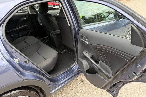 Honda Civic I-VTEC SE PLUS NAVI AUTOMATIC - ONE LADY OWNER - REVERSE CAMERA 31