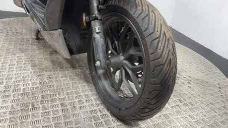 Honda Forza 125 NSS 2018 SPARES OR REPAIR PROJECT SCOOTER LEARNER BIKE 125CC 16