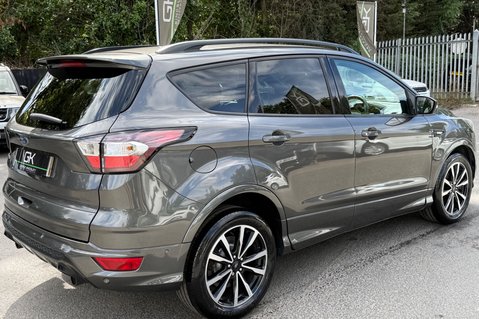 Ford Kuga ST-LINE AUTOMATIC -ONE OWNER- FORD SERVICE HISTORY - APPLE CARPLAY 6