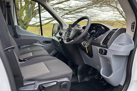 Ford Transit 350 L3H2 130 ps DCIV - Air Con / Sat Nav 4