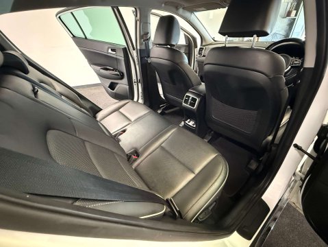 Kia Sportage 1.6 Sportage 4 CRDi ISG MHEV 4x4 Semi-Auto 4WD 5dr 40