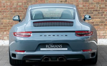 Porsche 911 (991.2) Carrera GTS 5