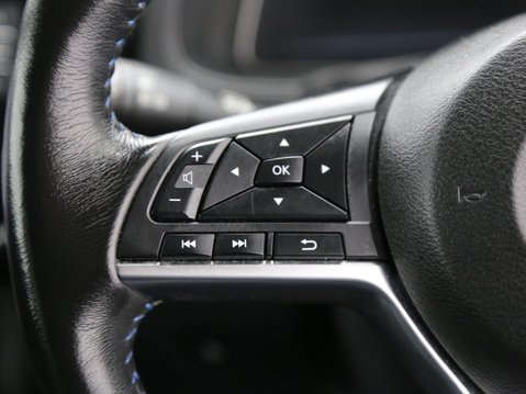 Nissan LEAF 40kWh N-Connecta Auto 5dr 11