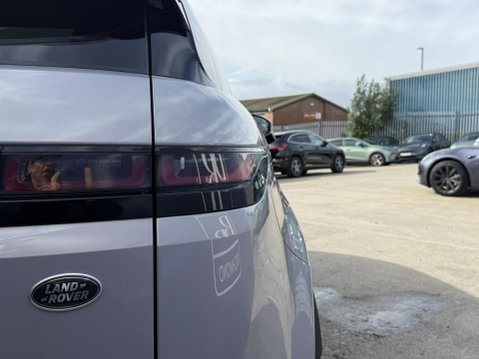 Land Rover Range Rover Evoque 2.0 D200 MHEV R-Dynamic HSE SUV 5dr Diesel Auto 4WD Euro 6 (s/s) (204 ps) 19