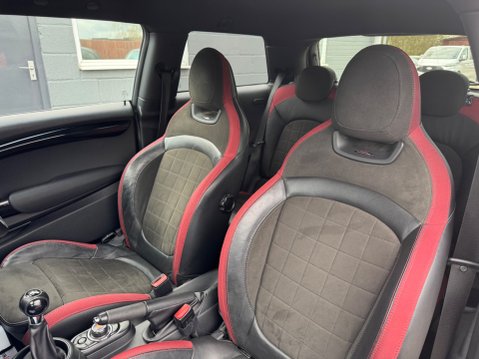 Mini Hatch 1.5 GT Euro 6 (s/s) 3dr 33