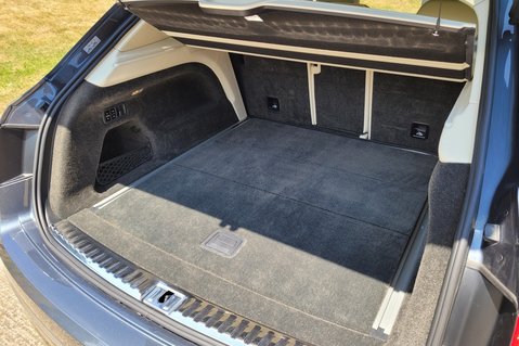 Bentley Bentayga First Edition V8 Diesel 46