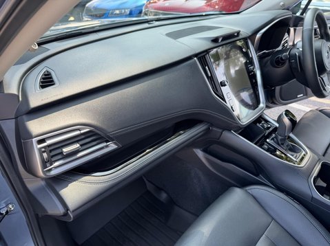 Subaru Outback TOURING 18