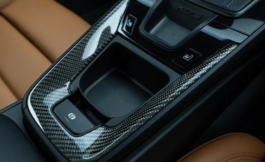 Porsche 911 GT3 TOURING (992) 18