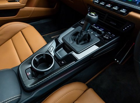Porsche 911 GT3 TOURING (992.2) 19
