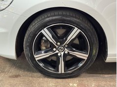 VOLVO V40 T2 R DESIGN NAV PLUS MILEAGE 43,557 MILES YEAR 2019 19 BODY...