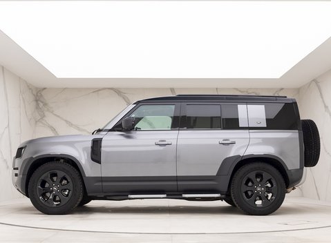 Land Rover Defender 110 HSE P300 2