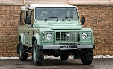 Land Rover Defender 110 Heritage 1