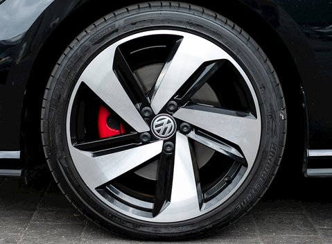 Volkswagen Golf GTI 9